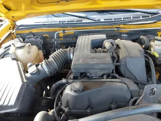 2005 Chevrolet Colorado LS Z71 with VIN 1GCDT196458255572, listed as a IAAI auction lot 41465817 with 277,053 mi miles. Bid and sale history available at carsss.com. Image 10.