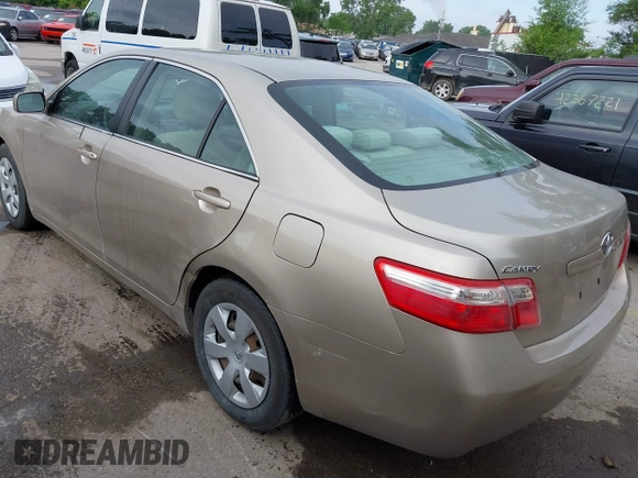 2008 Toyota Camry LE z VIN 4T1BE46K68U774036, wystawiony jako IAAI lot #42349132 z przebiegiem 213 721 mil mil oraz . Historia ofert i sprzedaży dostępna na DreamBid. Obrazek 3.
