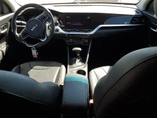 2022 Kia Niro Touring SE with VIN KNDCC3LCXN5532572, listed as a Copart auction lot 67485494 with 27,554 mi miles and Salvage Title. Bid and sale history available at carsss.com. Image 8.
