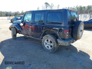 2020 Jeep Wrangler Unlimited Sport Altitude z VIN 1C4HJXDG0LW171400, wystawiony jako IAAI lot #41373446 z przebiegiem 82 113 mil mil oraz . Historia ofert i sprzedaży dostępna na DreamBid. Obrazek 3.