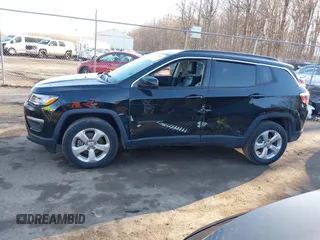 2017 Jeep Compass Latitude with VIN 3C4NJDBB8HT679989, listed as a IAAI auction lot 41499263 with 73,369 mi miles. Bid and sale history available at carsss.com. Image 14.