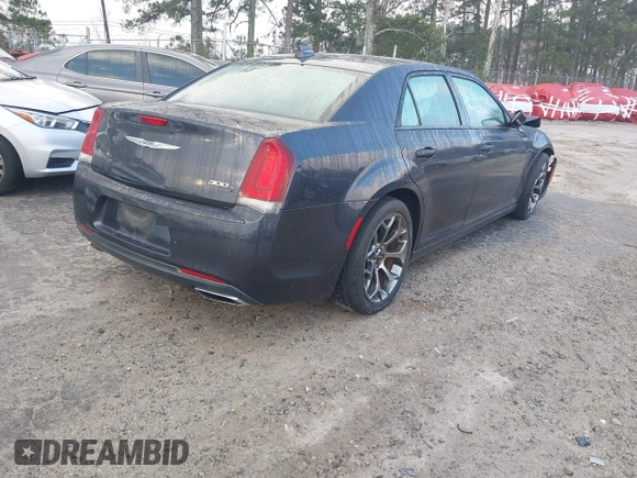 2018 Chrysler 300 with VIN 2C3CCABG0JH253924, listed as a IAAI auction lot 41407398 with 113,013 mi miles. Bid and sale history available at carsss.com. Image 4.