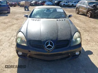 2006 Mercedes-Benz SLK 55 AMG with VIN WDBWK73F06F089585, listed as a IAAI auction lot 41858970 with 160,583 mi miles and . Bid and sale history available at DreamBid. Image 6.