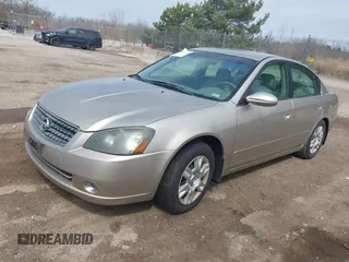 2005 Nissan Altima 2.5 S with VIN 1N4AL11D65C172094, listed as a IAAI auction lot 42115492 with 156,703 mi miles. Bid and sale history available at carsss.com. Image 2.