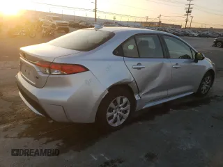 2022 Toyota Corolla LE with VIN JTDEPMAE5NJ227723, listed as a Copart auction lot 83237564 with 38,831 mi miles and Salvage Title. Bid and sale history available at carsss.com. Image 3.