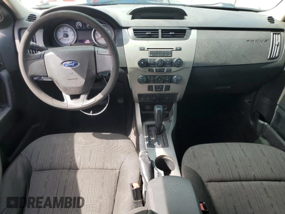 2008 Ford Focus SE z VIN 1FAHP35N18W272057, wystawiony jako Copart lot #59867425 z przebiegiem 293 894 mil mil oraz Szkoda całkowita • Salvage title. Historia ofert i sprzedaży dostępna na DreamBid. Obrazek 8.