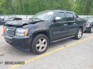 2007 Chevrolet Avalanche 3LT z VIN 3GNFK12307G292585, wystawiony jako IAAI lot #42303468 z przebiegiem 147 480 mil mil oraz . Historia ofert i sprzedaży dostępna na DreamBid. Obrazek 2.
