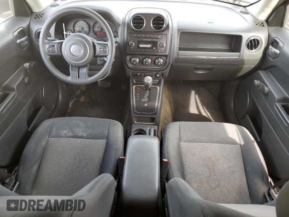 2014 Jeep Patriot Sport z VIN 1C4NJPBA6ED574930, wystawiony jako Copart lot #55684595 z przebiegiem 101 772 mil mil oraz Szkoda całkowita • Salvage title. Historia ofert i sprzedaży dostępna na DreamBid. Obrazek 8.