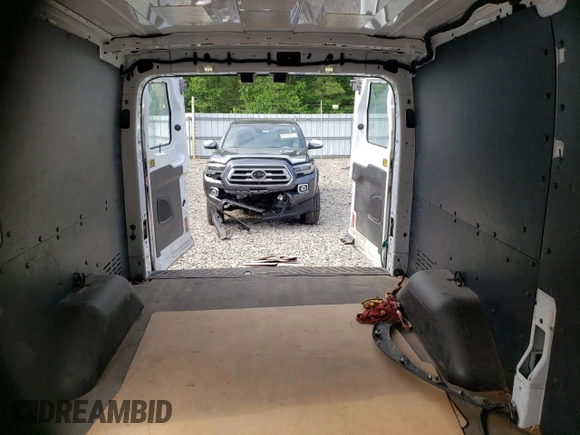 2017 Ford Transit z VIN 1FTYR1YM2HKB27046, wystawiony jako Copart lot #60039105 z przebiegiem 266 045 mil mil oraz Szkoda całkowita • Salvage title. Historia ofert i sprzedaży dostępna na DreamBid. Obrazek 10.