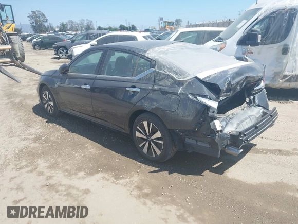 2019 Nissan Altima 2.5 SV with VIN 1N4BL4DVXKC192757, listed as a IAAI auction lot 41967586 with 31,066 mi miles. Bid and sale history available at carsss.com. Image 3.