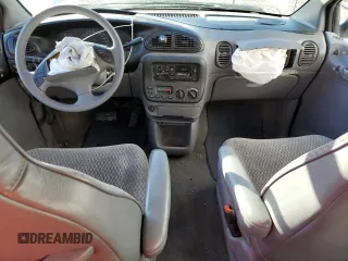 2000 Plymouth Voyager z VIN 2P4FP25B3YR572611, wystawiony jako Copart lot #47240295 z przebiegiem 166 525 mil mil oraz Szkody całkowita. Historia ofert i sprzedaży dostępna na DreamBid. Obrazek 8.