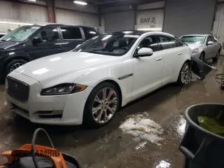 2017 Jaguar XJ with VIN SAJWJ2GD7H8W04672, listed as a Copart auction lot 81507804 with 45,781 mi miles and Salvage Title. Bid and sale history available at carsss.com. Image 1.
