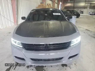 2017 Dodge Charger SE with VIN 2C3CDXBG8HH517322, listed as a Copart auction lot 55077165 with 118,180 mi miles and Clean Title. Bid and sale history available at carsss.com. Image 5.