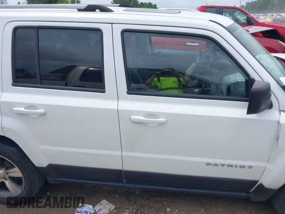 2016 Jeep Patriot Latitude with VIN 1C4NJPFA9GD682004, listed as a IAAI auction lot 42124310 with 146,396 mi miles and . Bid and sale history available at DreamBid. Image 13.