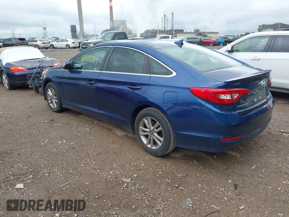 2015 Hyundai Sonata SE z VIN 5NPE24AF9FH043127, wystawiony jako IAAI lot #42372189 z przebiegiem 73 858 mil mil oraz . Historia ofert i sprzedaży dostępna na DreamBid. Obrazek 3.