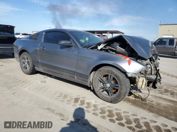 2013 Ford Mustang V6 with VIN 1ZVBP8AMXD5269052, listed as a Copart auction lot 87632855 with 0 mi miles and Salvage Title. Bid and sale history available at carsss.com. Image 4.