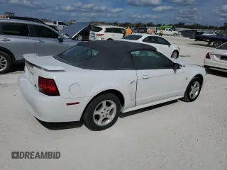 2001 Ford Mustang Deluxe with VIN 1FAFP44411F100378, listed as a Copart auction lot 76925584 with 0 mi miles and Salvage Title. Bid and sale history available at carsss.com. Image 3.