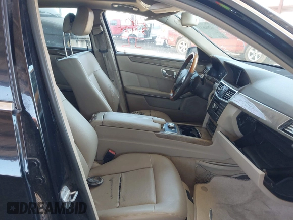 2010 Mercedes-Benz E-Class E 350 Luxury with VIN WDDHF5GB4AA034028, listed as a IAAI auction lot 42044612 with 202,113 mi miles. Bid and sale history available at carsss.com. Image 5.