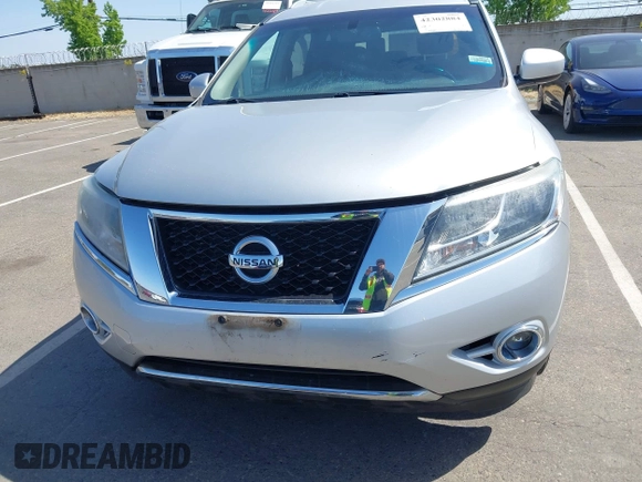 2016 Nissan Pathfinder SV with VIN 5N1AR2MM4GC630868, listed as a IAAI auction lot 42302884 with 169,909 mi miles and . Bid and sale history available at DreamBid. Image 6.