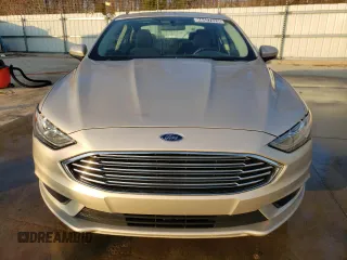 2017 Ford Fusion SE with VIN 3FA6P0H75HR388366, listed as a Copart auction lot 44427825 with 122,529 mi miles and Clean Title. Bid and sale history available at DreamBid. Image 5.