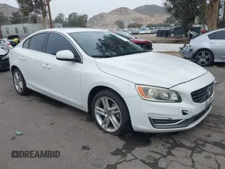 2014 Volvo S60 T5 z VIN YV1612FS0E1286021, wystawiony jako IAAI lot #41708156 z przebiegiem 115 376 mil mil oraz . Historia ofert i sprzedaży dostępna na DreamBid. Obrazek 1.