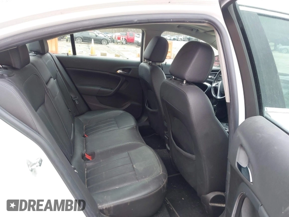 2011 Buick Regal CXL RL4 with VIN W04GS5EC2B1003708, listed as a IAAI auction lot 41724213 with 204,680 mi miles and . Bid and sale history available at DreamBid. Image 8.