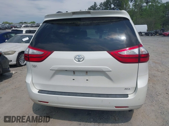 2019 Toyota Sienna XLE Auto Access Seat with VIN 5TDYZ3DC3KS970200, listed as a IAAI auction lot 42007928 with 64,023 mi miles. Bid and sale history available at carsss.com. Image 16.