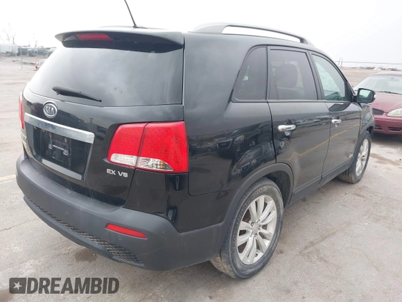 2011 Kia Sorento EX with VIN 5XYKUDA28BG064286, listed as a IAAI auction lot 41781709 with 288,395 mi miles. Bid and sale history available at carsss.com. Image 4.