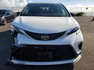 2024 Toyota Sienna XSE with VIN 5TDDRKEC7RS192680, listed as a Copart auction lot 87912735 with 27,806 mi miles and Clean Title. Bid and sale history available at carsss.com. Image 5.