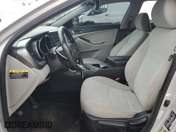 2014 Kia Optima LX z VIN 5XXGM4A72EG316575, wystawiony jako Copart lot #57855895 z przebiegiem 161 221 mil mil oraz Czysty tytuł • Clean title. Historia ofert i sprzedaży dostępna na DreamBid. Obrazek 7.