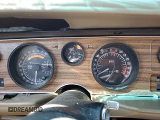 1971 Pontiac Firebird z VIN 226871N109344, wystawiony jako Copart lot #50884415 z przebiegiem 86 664 mil mil oraz Czysty tytuł • Clean title. Historia ofert i sprzedaży dostępna na DreamBid. Obrazek 9.