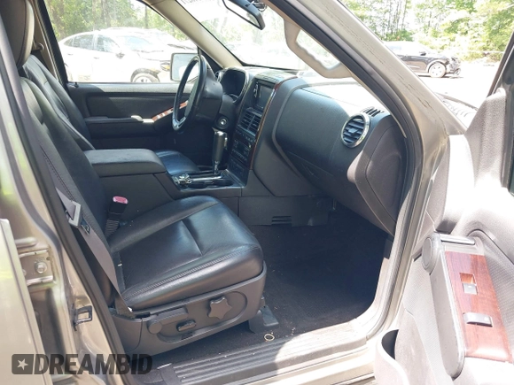 2008 Ford Explorer Limited с VIN 1FMEU75828UA32062, выставлен на аукционе IAAI как лот 42518271 с пробегом 352 328 миль миль и . История ставок и продаж доступна на DreamBid. Изображение 5.