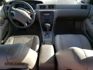 1998 Toyota Camry LE z VIN JT2BF28K9W0118817, wystawiony jako Copart lot #42603885 z przebiegiem 45 808 mil mil oraz Czysty tytuł • Clean title. Historia ofert i sprzedaży dostępna na DreamBid. Obrazek 8.