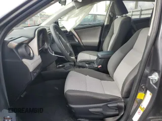 2014 Toyota RAV4 LE z VIN JTMZFREV2ED026131, wystawiony jako Copart lot #59694705 z przebiegiem 56 798 mil mil oraz Szkoda całkowita • Salvage title. Historia ofert i sprzedaży dostępna na DreamBid. Obrazek 7.