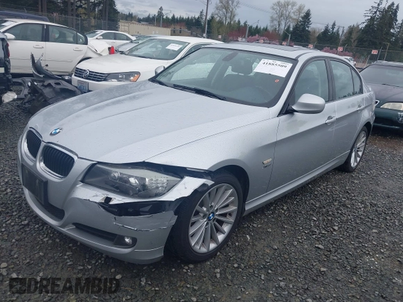 2011 BMW 3 Series 328i xDrive z VIN WBAPK5G50BNN26400, wystawiony jako IAAI lot #41885509 z przebiegiem 190 962 mil mil oraz . Historia ofert i sprzedaży dostępna na DreamBid. Obrazek 2.