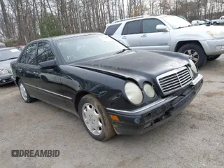 1997 Mercedes-Benz E-Class with VIN WDBJF72F9VA589689, listed as a IAAI auction lot 41929830 with 172,334 mi miles. Bid and sale history available at carsss.com. Image 1.