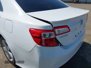 2012 Toyota Camry L with VIN 4T1BF1FK3CU560089, listed as a IAAI auction lot 42161930 with 174,104 mi miles. Bid and sale history available at carsss.com. Image 18.
