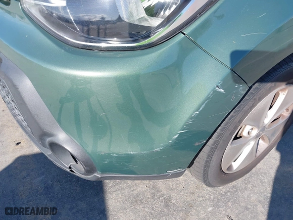 2014 Kia Soul with VIN KNDJN2A2XE7046709, listed as a IAAI auction lot 41756188 with 125,878 mi miles. Bid and sale history available at carsss.com. Image 6.