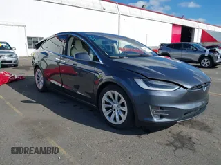 2017 Tesla Model X 90D with VIN 5YJXCDE25HF078875, listed as a IAAI auction lot 40585564 with 83,689 mi miles and . Bid and sale history available at DreamBid. Image 1.