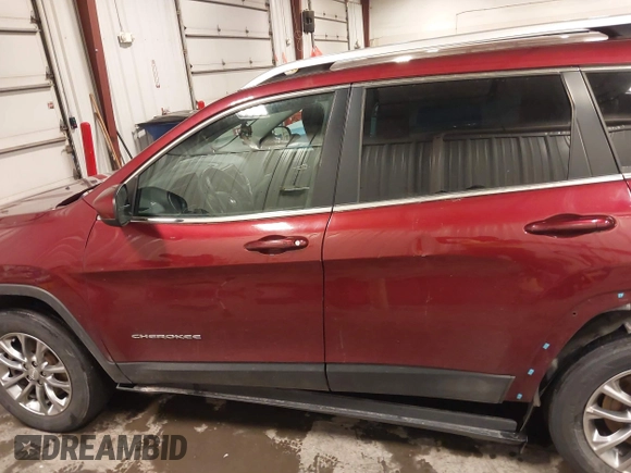 2019 Jeep Cherokee Latitude Plus with VIN 1C4PJMLB2KD198561, listed as a IAAI auction lot 41731691 with 71,129 mi miles. Bid and sale history available at carsss.com. Image 15.