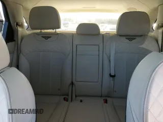 2018 Bentley Bentayga Signature z VIN SJAAC2ZV5JC017769, wystawiony jako Copart lot #80888443 z przebiegiem 24 775 mil mil oraz . Historia ofert i sprzedaży dostępna na DreamBid. Obrazek 10.
