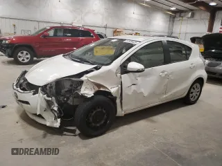 2014 Toyota Prius One z VIN JTDKDTB33E1558853, wystawiony jako Copart lot #57339425 z przebiegiem Nie podano mil oraz Nie do naprawy • Non repairable. Historia ofert i sprzedaży dostępna na DreamBid. Obrazek 1.