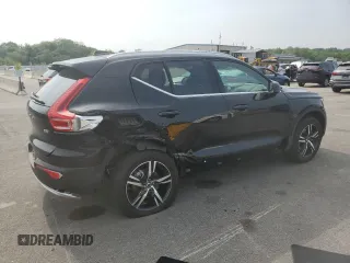 2025 Volvo XC40 Core Bright Theme with VIN YV4L12UJ1S2560090, listed as a Copart auction lot 59968355 with 120 mi miles and Clean title. Bid and sale history available at DreamBid. Image 3.
