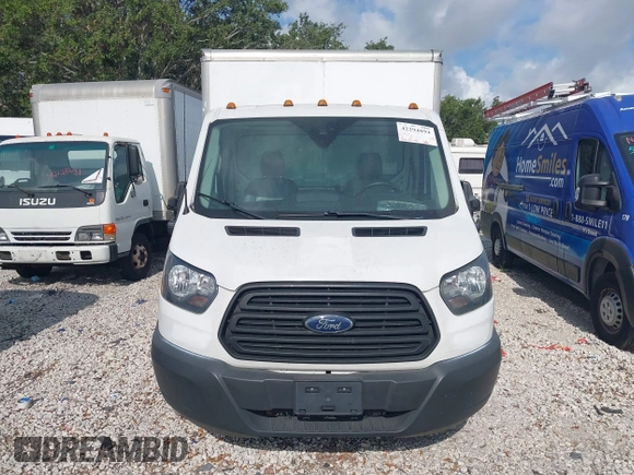 2019 Ford Transit z VIN 1FDBF8ZM6KKA67975, wystawiony jako IAAI lot #42294894 z przebiegiem 108 670 mil mil oraz . Historia ofert i sprzedaży dostępna na DreamBid. Obrazek 12.