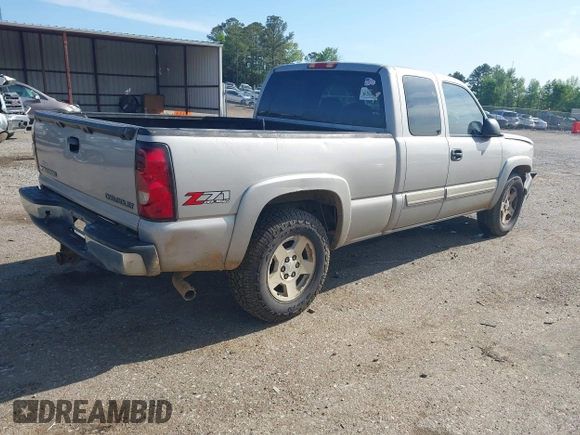2005 Chevrolet Silverado 1500 Z71 z VIN 1GCEK19Z45Z253011, wystawiony jako IAAI lot #42026504 z przebiegiem 319 159 mil mil oraz . Historia ofert i sprzedaży dostępna na DreamBid. Obrazek 4.