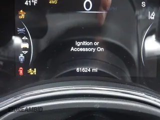 2020 Jeep Grand Cherokee Summit z VIN 1C4RJFJG0LC235505, wystawiony jako IAAI lot #42020520 z przebiegiem 61 624 mil mil oraz . Historia ofert i sprzedaży dostępna na DreamBid. Obrazek 15.