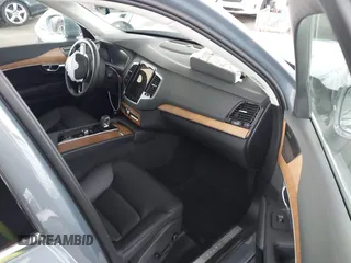 2023 Volvo XC90 Plus z VIN YV4062PN8P1989176, wystawiony jako IAAI lot #41957832 z przebiegiem 27 838 mil mil oraz . Historia ofert i sprzedaży dostępna na DreamBid. Obrazek 5.