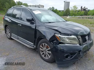 2016 Nissan Pathfinder S with VIN 5N1AR2MNXGC614005, listed as a IAAI auction lot 41588049 with 98,609 mi miles. Bid and sale history available at carsss.com. Image 1.