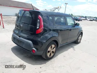2015 Kia Soul z VIN KNDJN2A27F7161320, wystawiony jako IAAI lot #42480400 z przebiegiem 92 275 mil mil oraz . Historia ofert i sprzedaży dostępna na DreamBid. Obrazek 4.