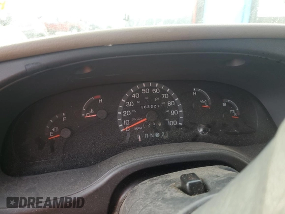 2003 Ford Econoline Passenger XL z VIN 1FBSS31L13HA66466, wystawiony jako Copart lot #43934125 z przebiegiem 163 221 mil mil oraz Czysty tytuł • Clean title. Historia ofert i sprzedaży dostępna na DreamBid. Obrazek 9.